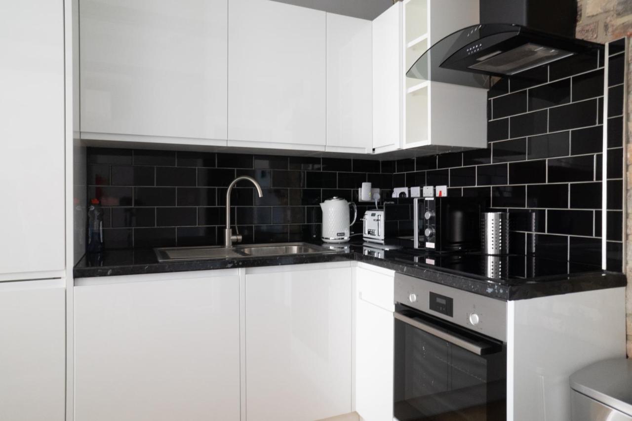 Air - Hatton Garden - Great Transport Links * Londra